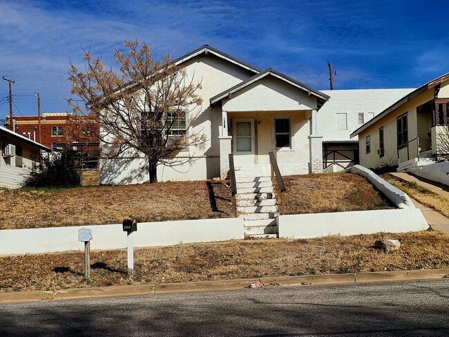 property at 1007 S Main St