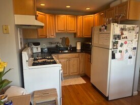 10 City Point Ct, Unit Top Floor in Boston, MA - Building Photo