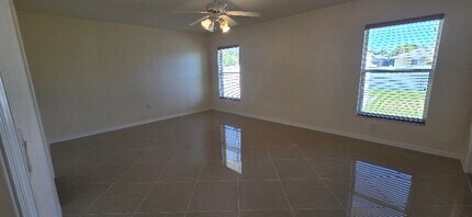 3925 Agualinda Blvd in Cape Coral, FL - Building Photo - Building Photo