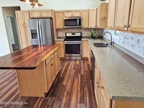 711 N Park St in Crescent City, FL - Building Photo - Building Photo