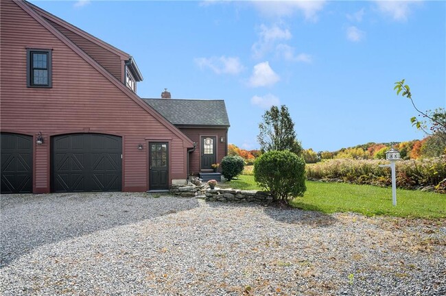 318 Sutton St in Uxbridge, MA - Building Photo - Building Photo