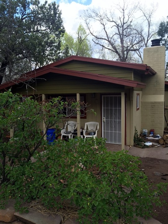 1973 Larson Rd in Lakeside, AZ - Building Photo