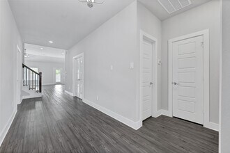 10329 S Goshawk Trl in Conroe, TX - Building Photo - Building Photo