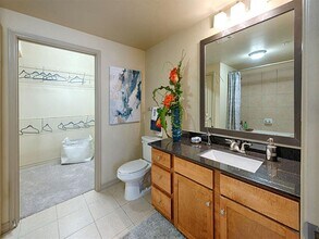 12011 W Broadway St in Pearland, TX - Building Photo - Building Photo