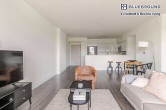 110 SW 12th St in Miami, FL - Building Photo - Building Photo