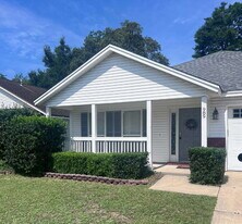 989 Claeven Cir in Fort Walton Beach, FL - Building Photo