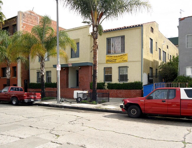 The Gramercy Apartments in Los Angeles, CA - Building Photo - Building Photo