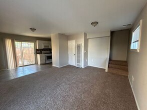 450 N Taylor St in Hemet, CA - Building Photo - Building Photo