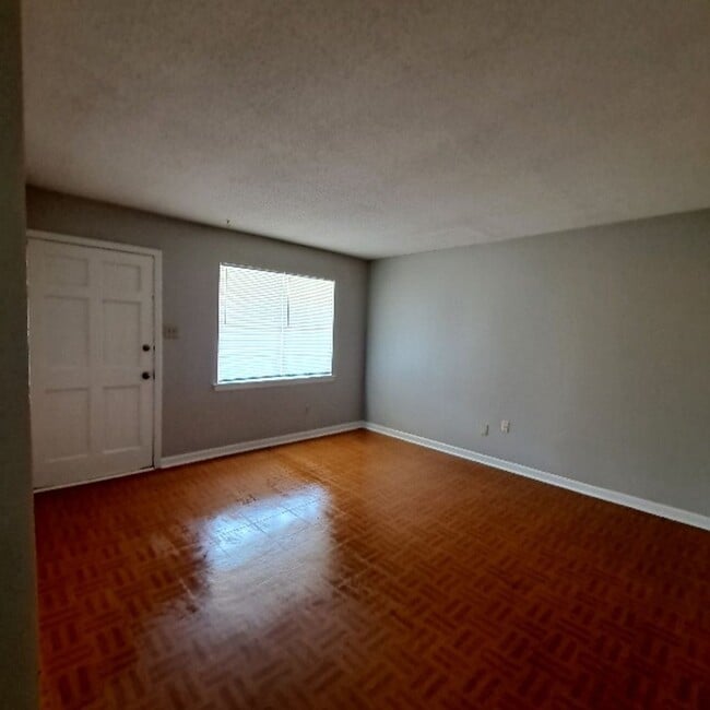 3286 Sandy Springs Dr in Memphis, TN - Building Photo - Building Photo