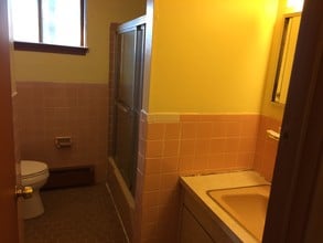 6 Bell Ct, Unit C1 in East Hartford, CT - Foto de edificio - Building Photo