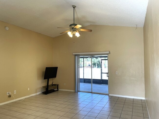 4189 Shadow Creek Cir in Oviedo, FL - Building Photo - Building Photo
