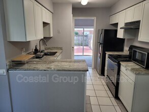 2449 Reagan Ave in Virginia Beach, VA - Building Photo - Building Photo