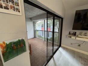 11963 NW 11th St, Unit 11963 in Pembroke Pines, FL - Building Photo - Building Photo