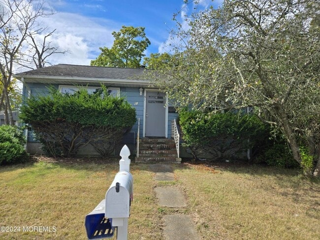 51 Locker St in Beachwood, NJ - Building Photo - Building Photo