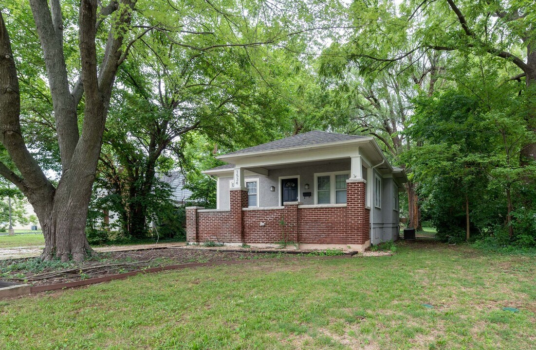 1534 S Campbell Ave in Springfield, MO - Building Photo