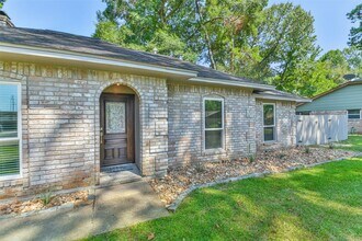 24610 Moorgate Ln in Huffman, TX - Building Photo - Building Photo