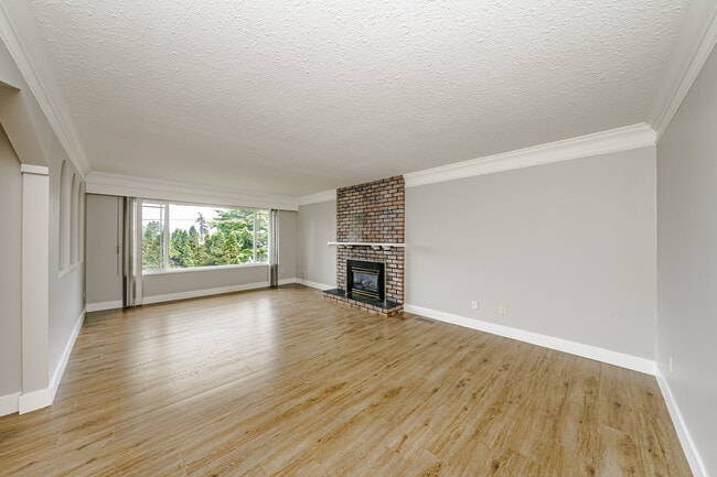 15398-15328 28 Ave in Surrey, BC - Foto de edificio - Building Photo