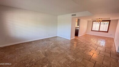 11027 N 41st St in Phoenix, AZ - Building Photo - Building Photo