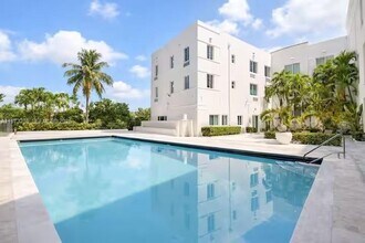 3025 Indian Creek Dr in Miami Beach, FL - Building Photo - Building Photo