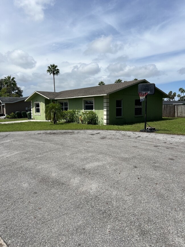 property at 1721 17th St E