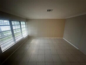 299 SE 12th Ave in Deerfield Beach, FL - Building Photo - Building Photo