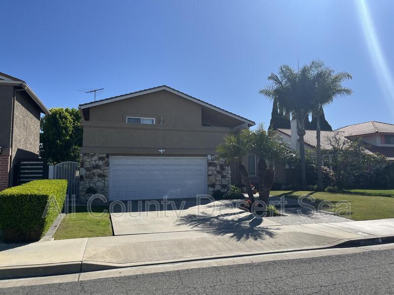 6822 Lafayette Dr in Huntington Beach, CA - Building Photo