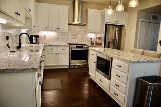 3281 Crocker Dr in Sacramento, CA - Building Photo - Building Photo