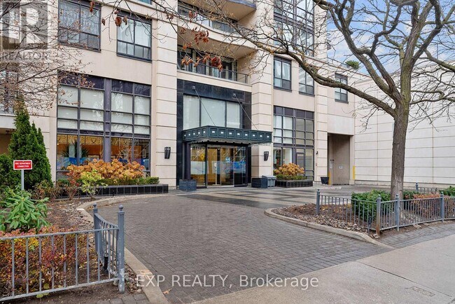 10 Delisle Ave in Toronto, ON - Building Photo - Building Photo