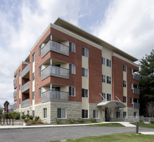 310 Hammond Pond Pkwy Apartamentos