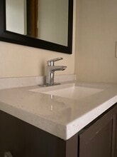 2833 Francis Ave, Unit 205 in Los Angeles, CA - Building Photo - Building Photo