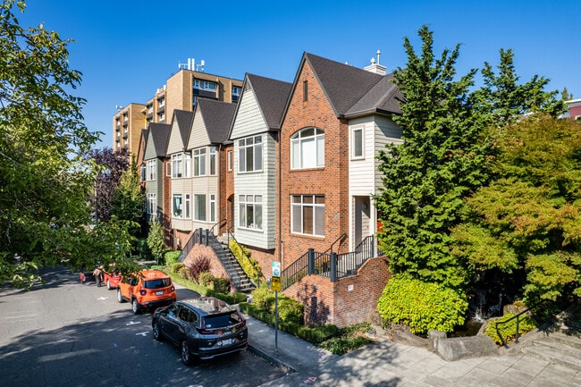 2406-2418 Main St in Vancouver, WA - Building Photo - Building Photo