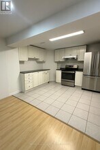 5374 Turney Dr in Mississauga, ON - Building Photo - Building Photo