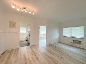 840 10th St in Miami Beach, FL - Building Photo