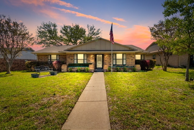 property at 2420 Pinehurst Ln