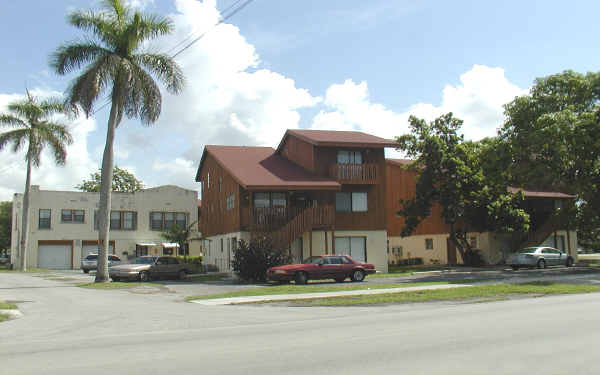 Aviary Apartments in Homestead, FL - Foto de edificio