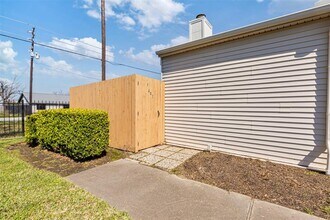 6401 Deihl Rd in Houston, TX - Building Photo - Building Photo