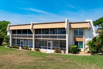 Islander Point in Punta Gorda, FL - Building Photo - Building Photo