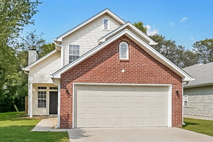 1013 Valley Dr in Goodlettsville, TN - Building Photo