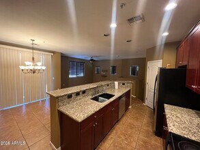 8153 W Groom Creek Rd in Phoenix, AZ - Building Photo - Building Photo