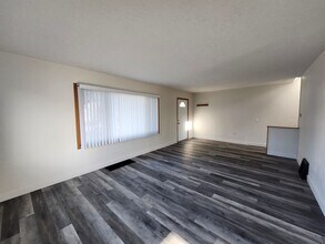 1500 Thayer Dr in Richland, WA - Building Photo - Building Photo