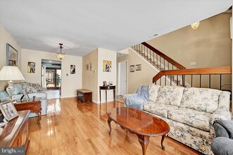 126 Teakwood Ct in Norristown, PA - Foto de edificio - Building Photo
