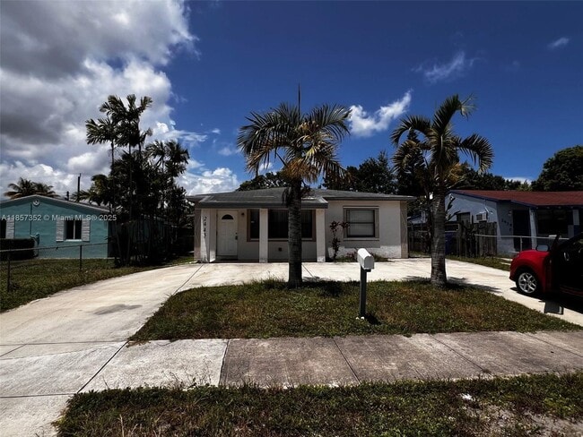 2443 Rodman St in Hollywood, FL - Building Photo - Building Photo