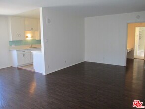809 Edgewood St-Unit -6 in Inglewood, CA - Foto de edificio - Building Photo