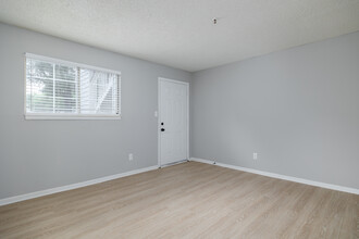 Avondale Place in Avondale Estates, GA - Building Photo - Interior Photo