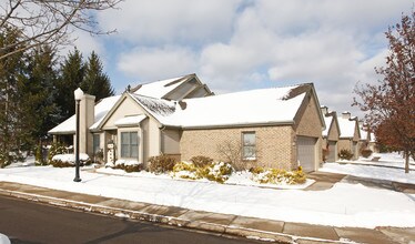 Oakbrook Villas in Ann Arbor, MI - Building Photo - Building Photo