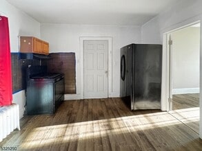 62 Summit Ave, Unit B in Phillipsburg, NJ - Building Photo - Building Photo