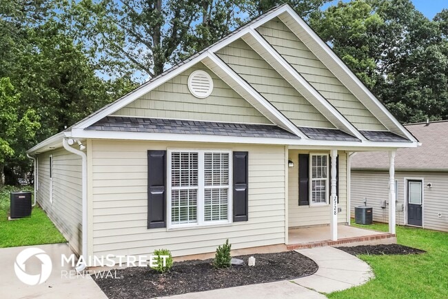 2728 Lomond St in Winston-Salem, NC - Building Photo - Building Photo