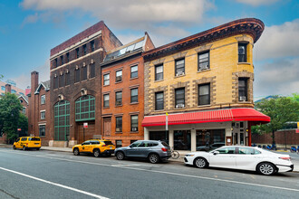 681 Greenwich St in New York, NY - Foto de edificio - Building Photo