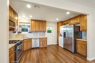 2292 Orchard Dr in Newport Beach, CA - Foto de edificio - Building Photo