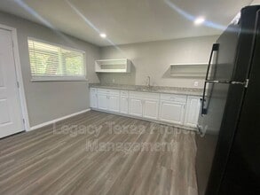 1113 S Walnut St in Cleburne, TX - Building Photo - Building Photo